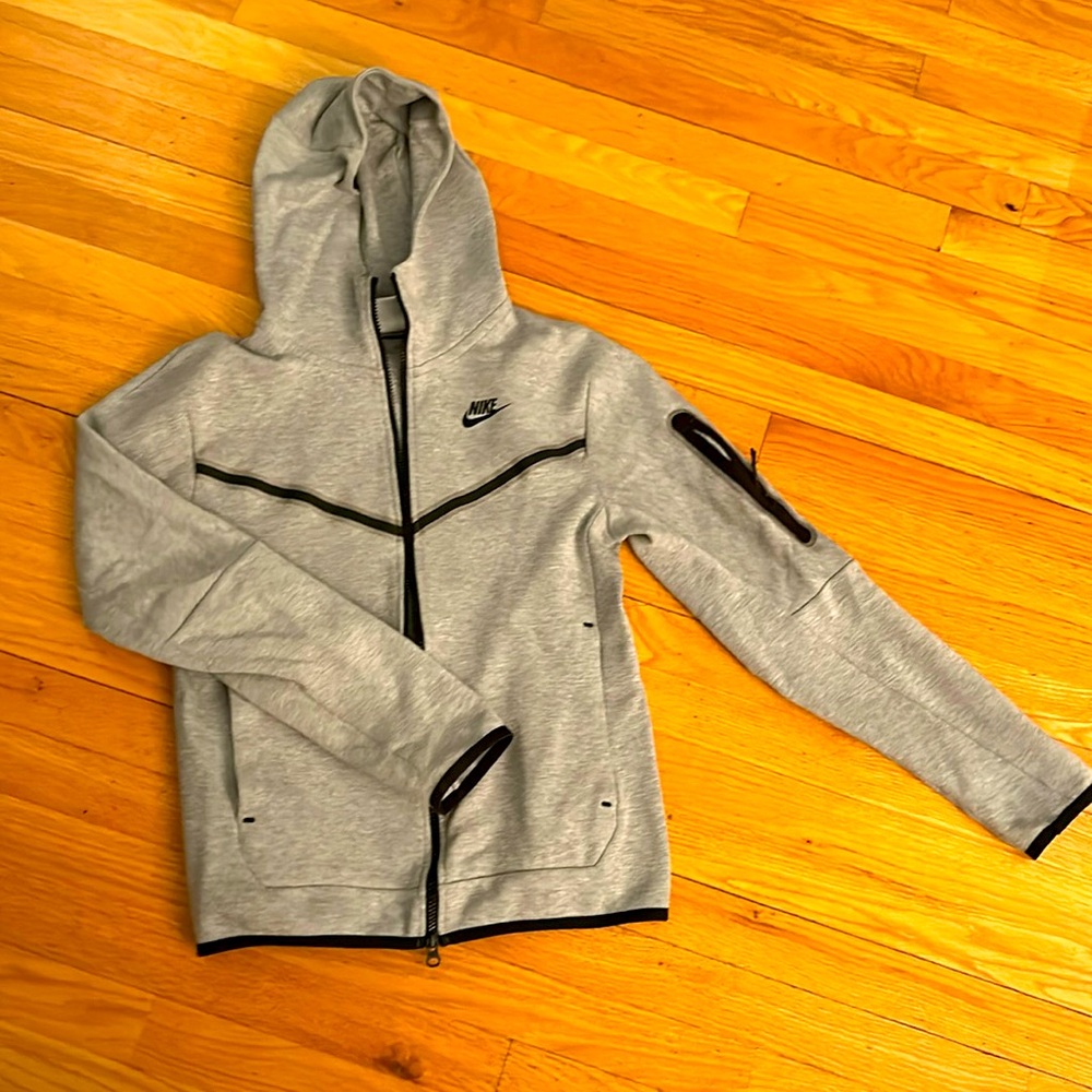 Men’s XS Nike Tech grey hoodie